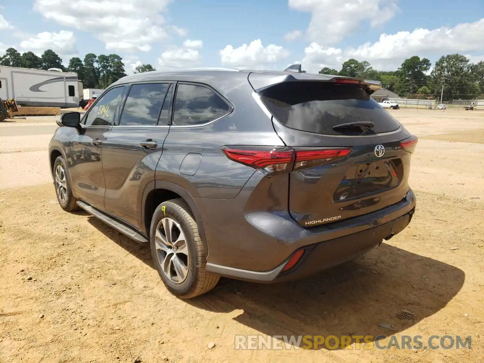 3 Photograph of a damaged car 5TDGZRAH2MS034666 TOYOTA HIGHLANDER 2021