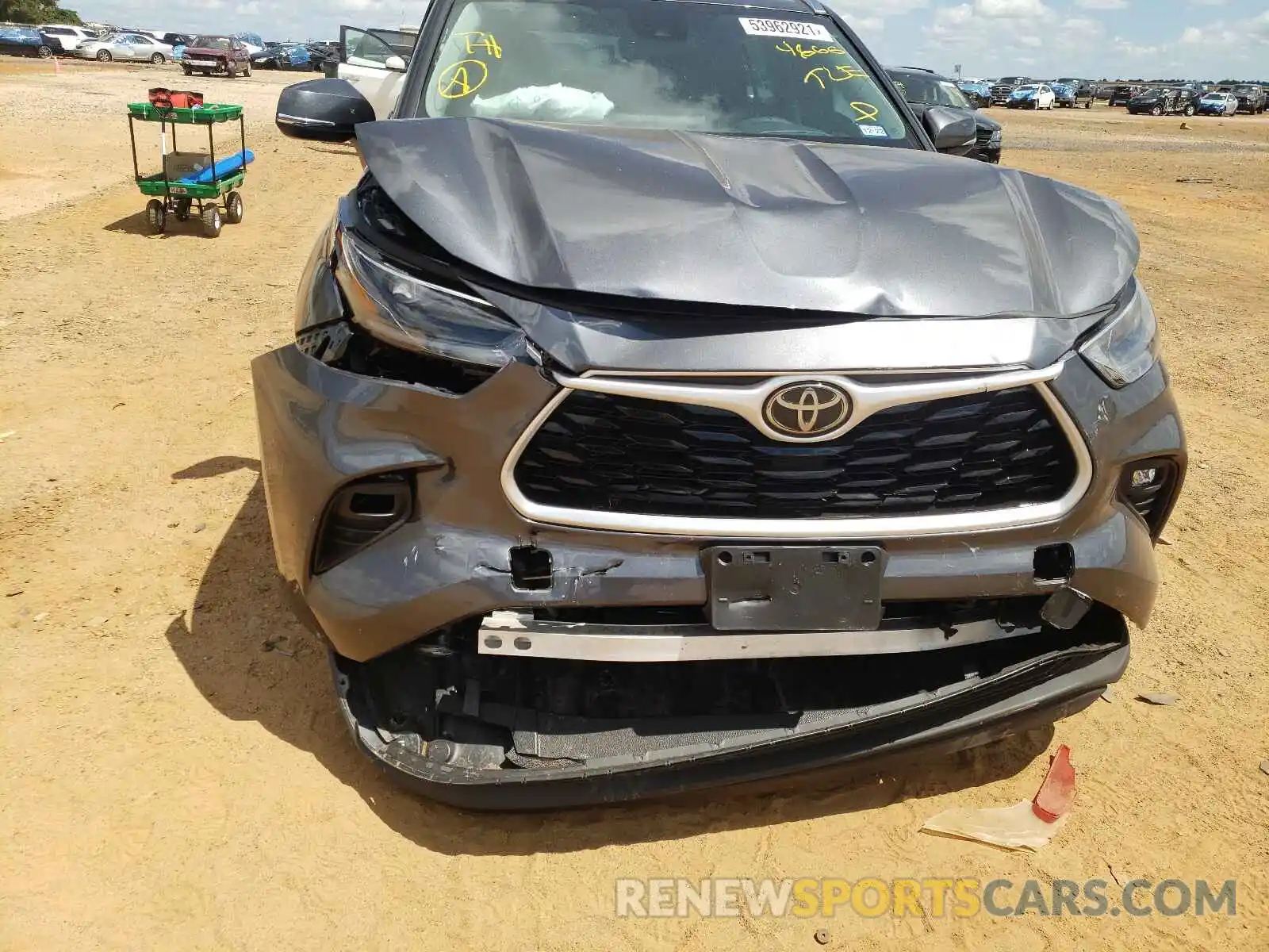 9 Photograph of a damaged car 5TDGZRAH2MS034666 TOYOTA HIGHLANDER 2021