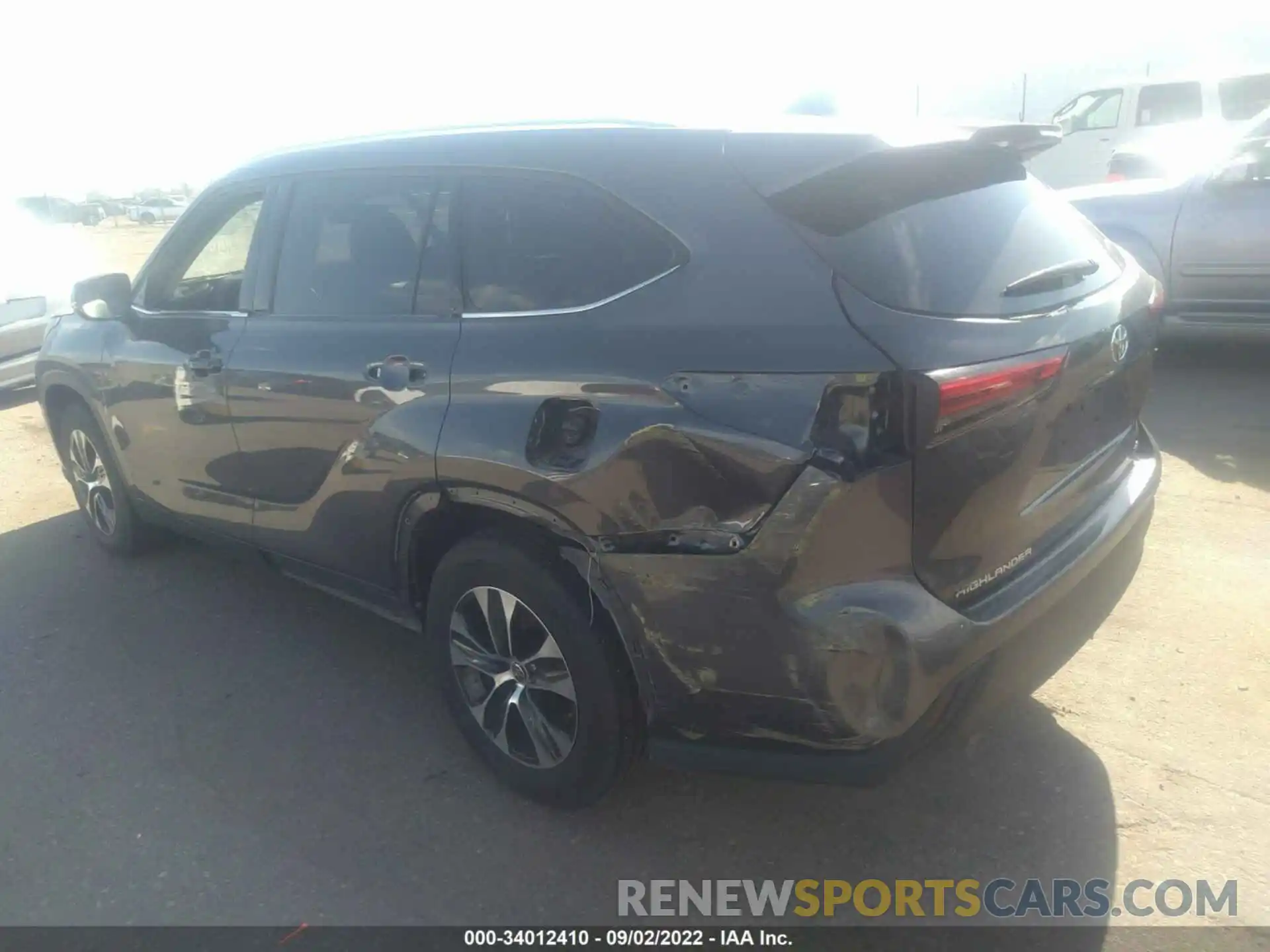 3 Photograph of a damaged car 5TDGZRAH2MS064699 TOYOTA HIGHLANDER 2021