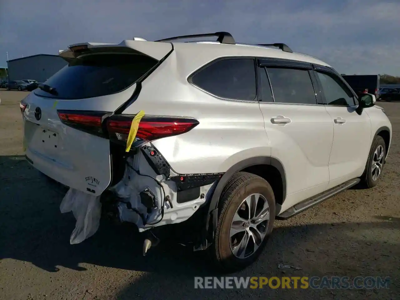 4 Photograph of a damaged car 5TDGZRAH2MS076769 TOYOTA HIGHLANDER 2021