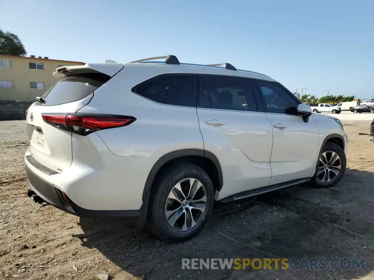 3 Photograph of a damaged car 5TDGZRAH2MS522452 TOYOTA HIGHLANDER 2021