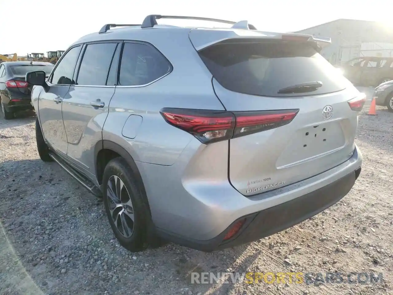 3 Photograph of a damaged car 5TDGZRAH2MS527358 TOYOTA HIGHLANDER 2021