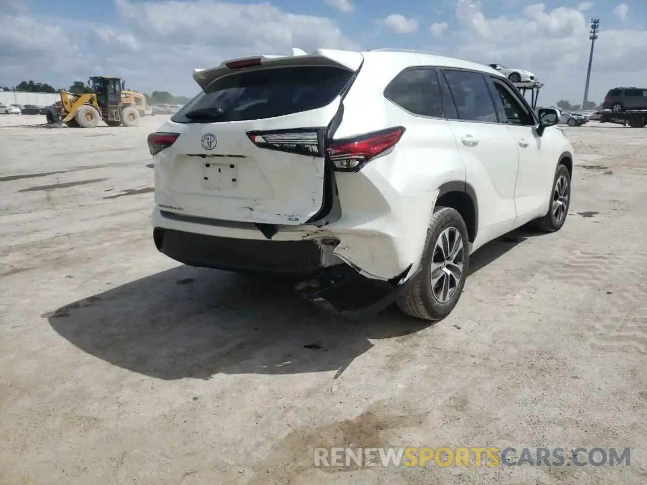 4 Photograph of a damaged car 5TDGZRAH2MS534004 TOYOTA HIGHLANDER 2021