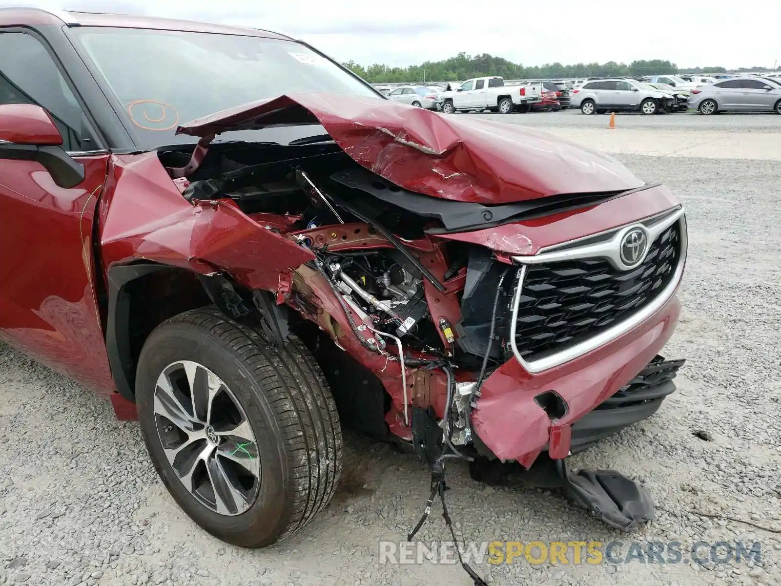 9 Photograph of a damaged car 5TDGZRAH3MS040525 TOYOTA HIGHLANDER 2021