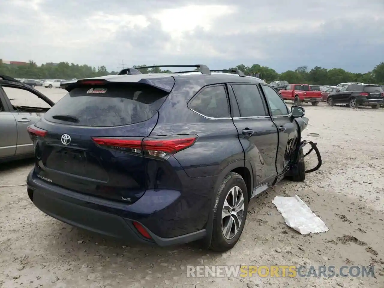 4 Photograph of a damaged car 5TDGZRAH3MS041173 TOYOTA HIGHLANDER 2021