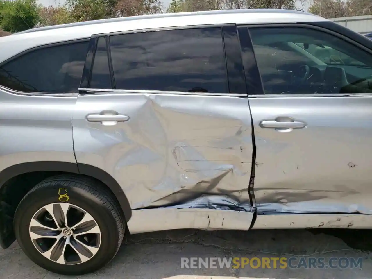 9 Photograph of a damaged car 5TDGZRAH3MS047930 TOYOTA HIGHLANDER 2021