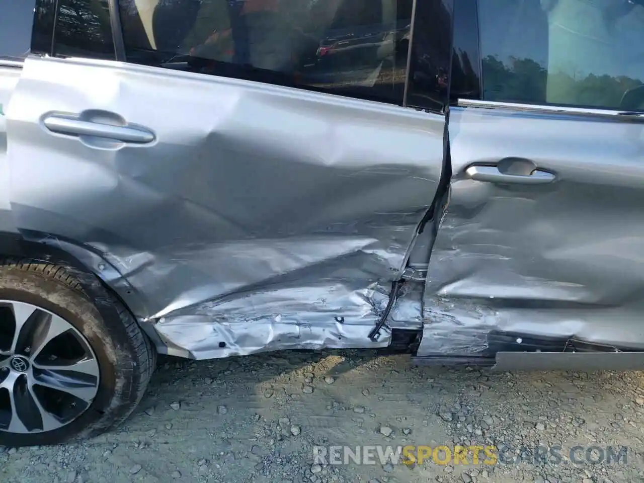 9 Photograph of a damaged car 5TDGZRAH3MS050312 TOYOTA HIGHLANDER 2021