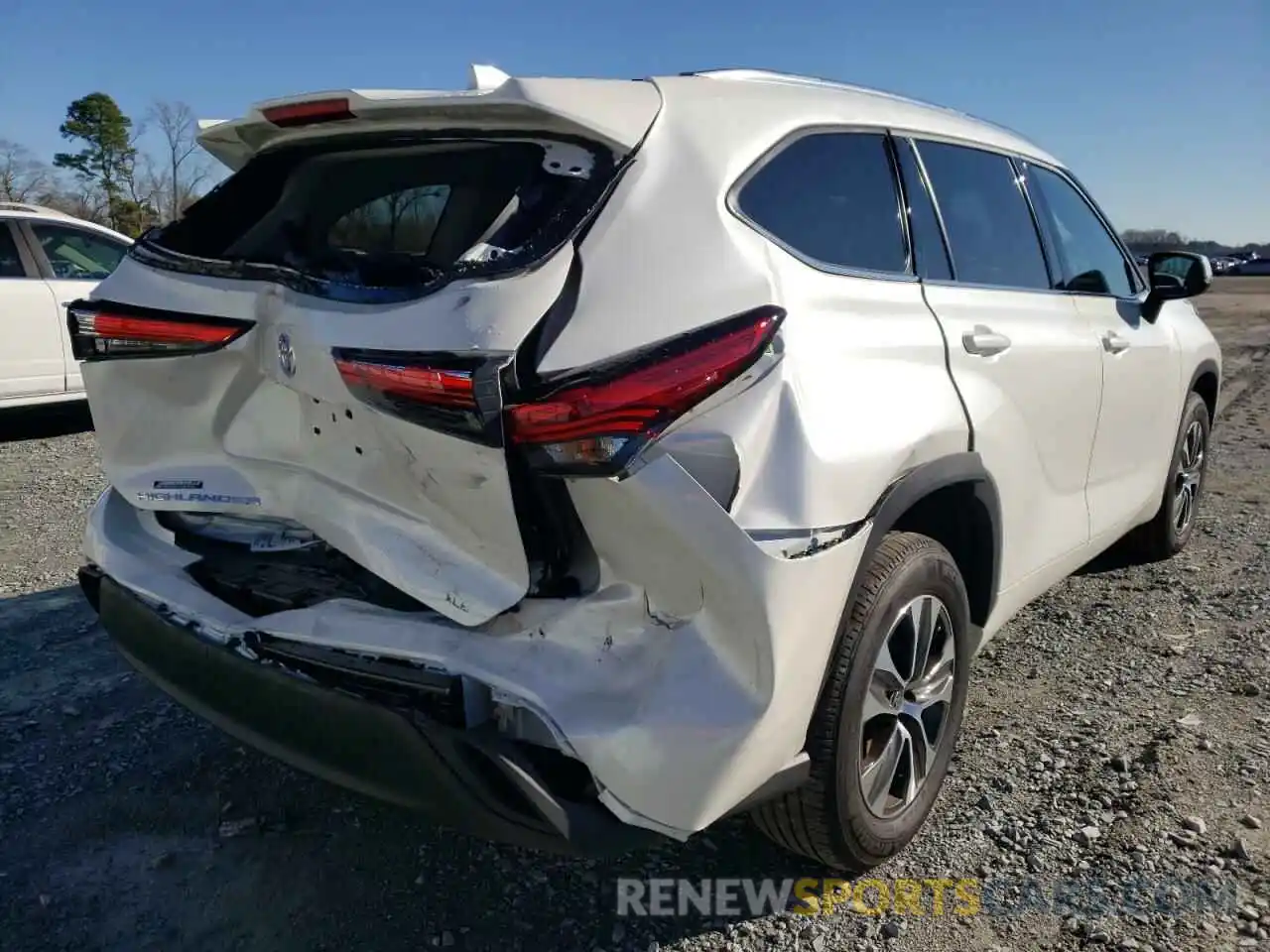 4 Photograph of a damaged car 5TDGZRAH3MS057261 TOYOTA HIGHLANDER 2021