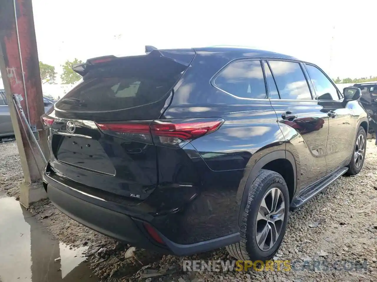 4 Photograph of a damaged car 5TDGZRAH3MS058779 TOYOTA HIGHLANDER 2021