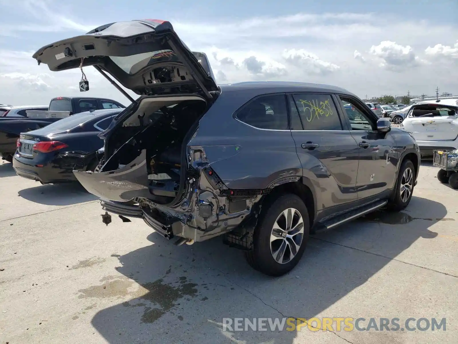 4 Photograph of a damaged car 5TDGZRAH3MS529667 TOYOTA HIGHLANDER 2021