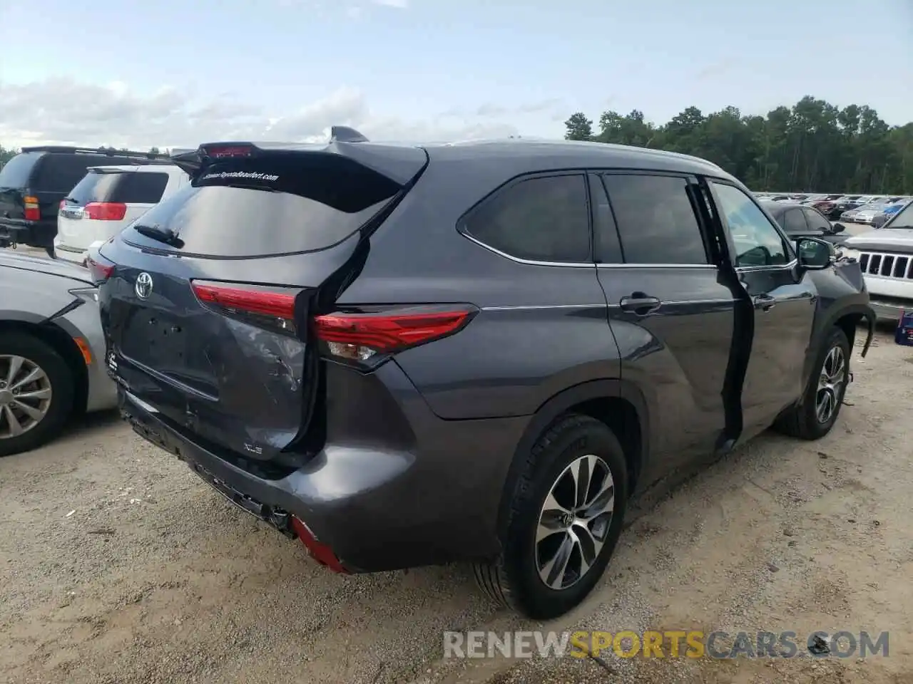 4 Photograph of a damaged car 5TDGZRAH4MS039545 TOYOTA HIGHLANDER 2021