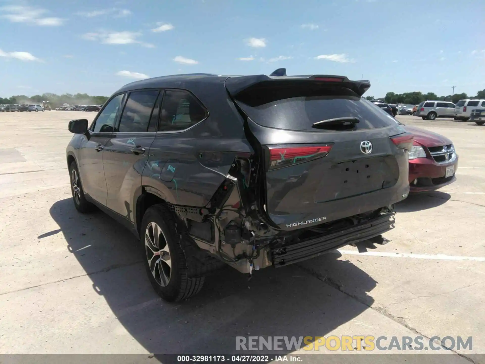 3 Photograph of a damaged car 5TDGZRAH4MS040159 TOYOTA HIGHLANDER 2021