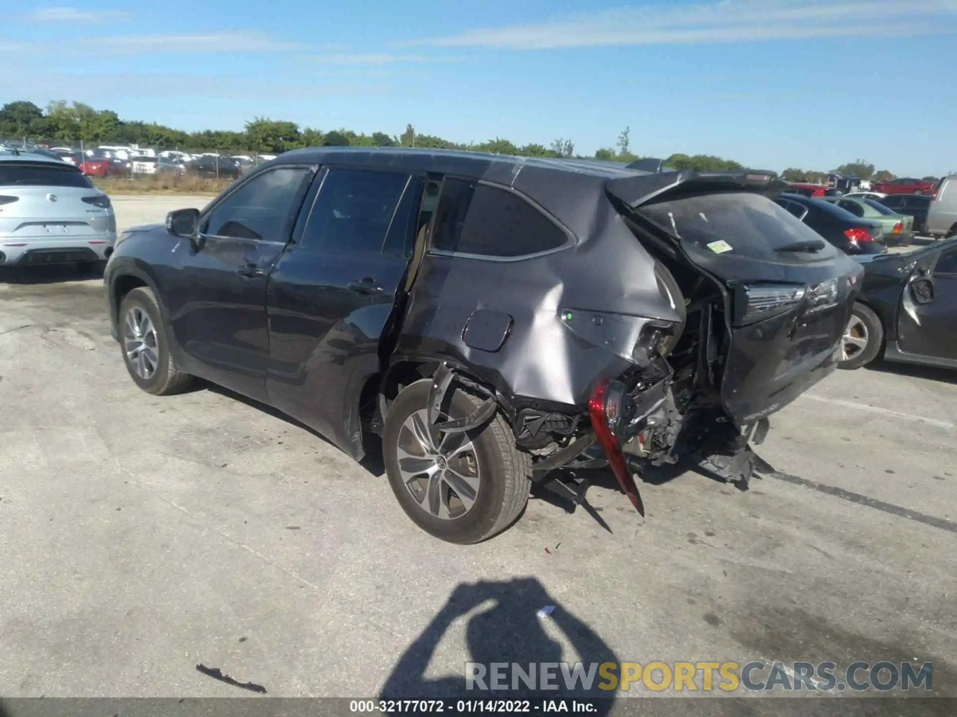 3 Photograph of a damaged car 5TDGZRAH4MS048729 TOYOTA HIGHLANDER 2021