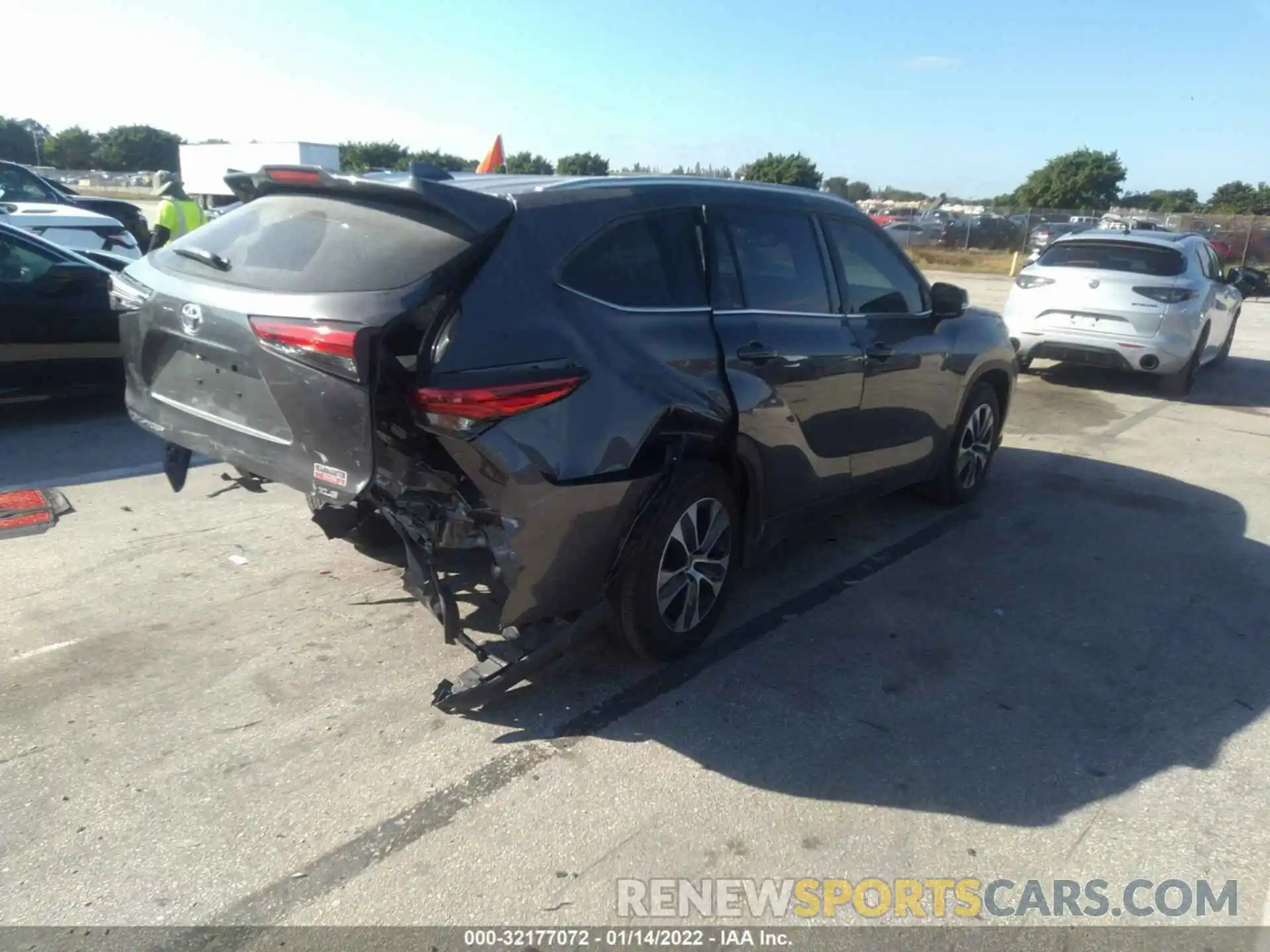 4 Photograph of a damaged car 5TDGZRAH4MS048729 TOYOTA HIGHLANDER 2021