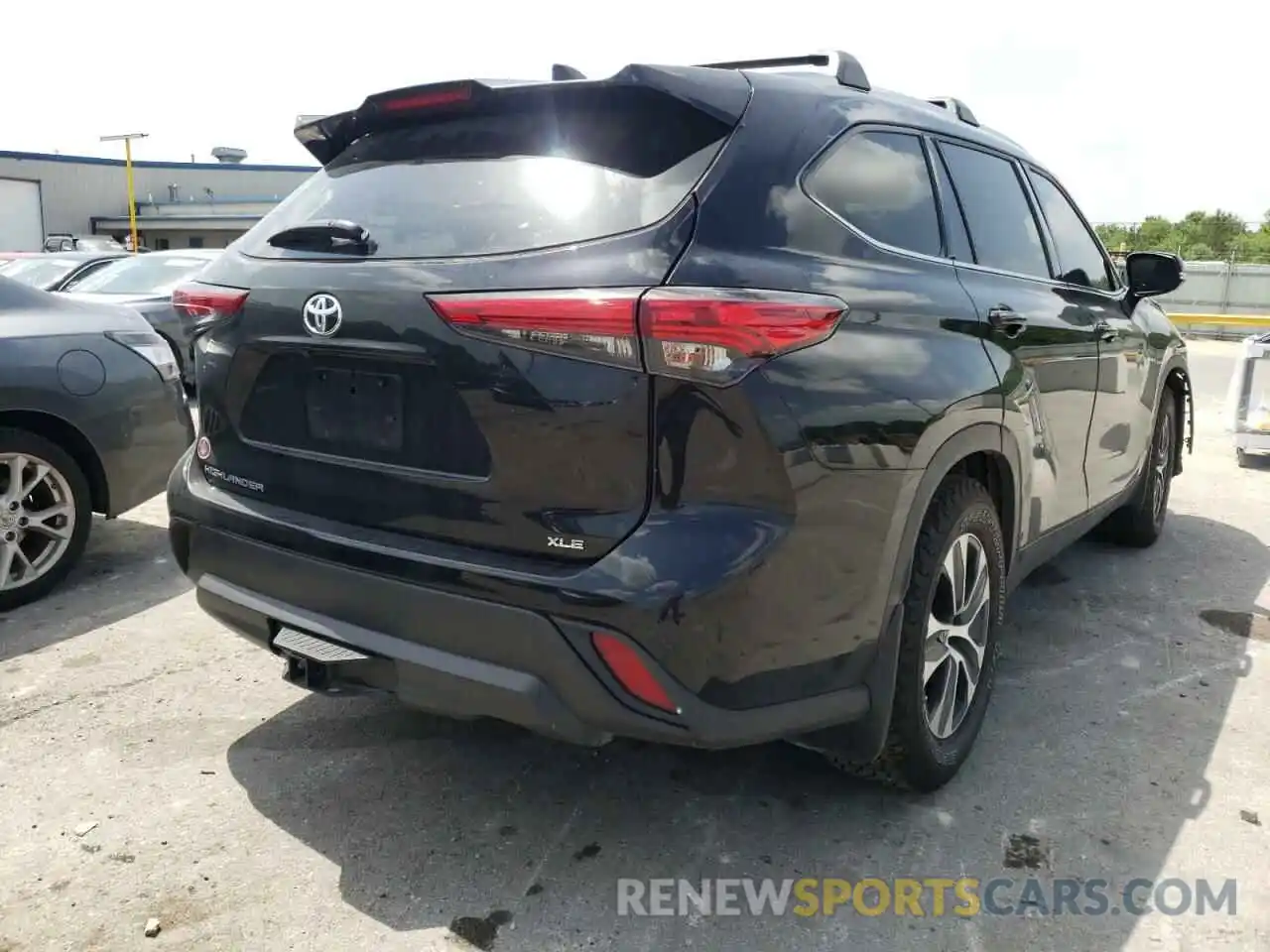 4 Photograph of a damaged car 5TDGZRAH4MS524431 TOYOTA HIGHLANDER 2021