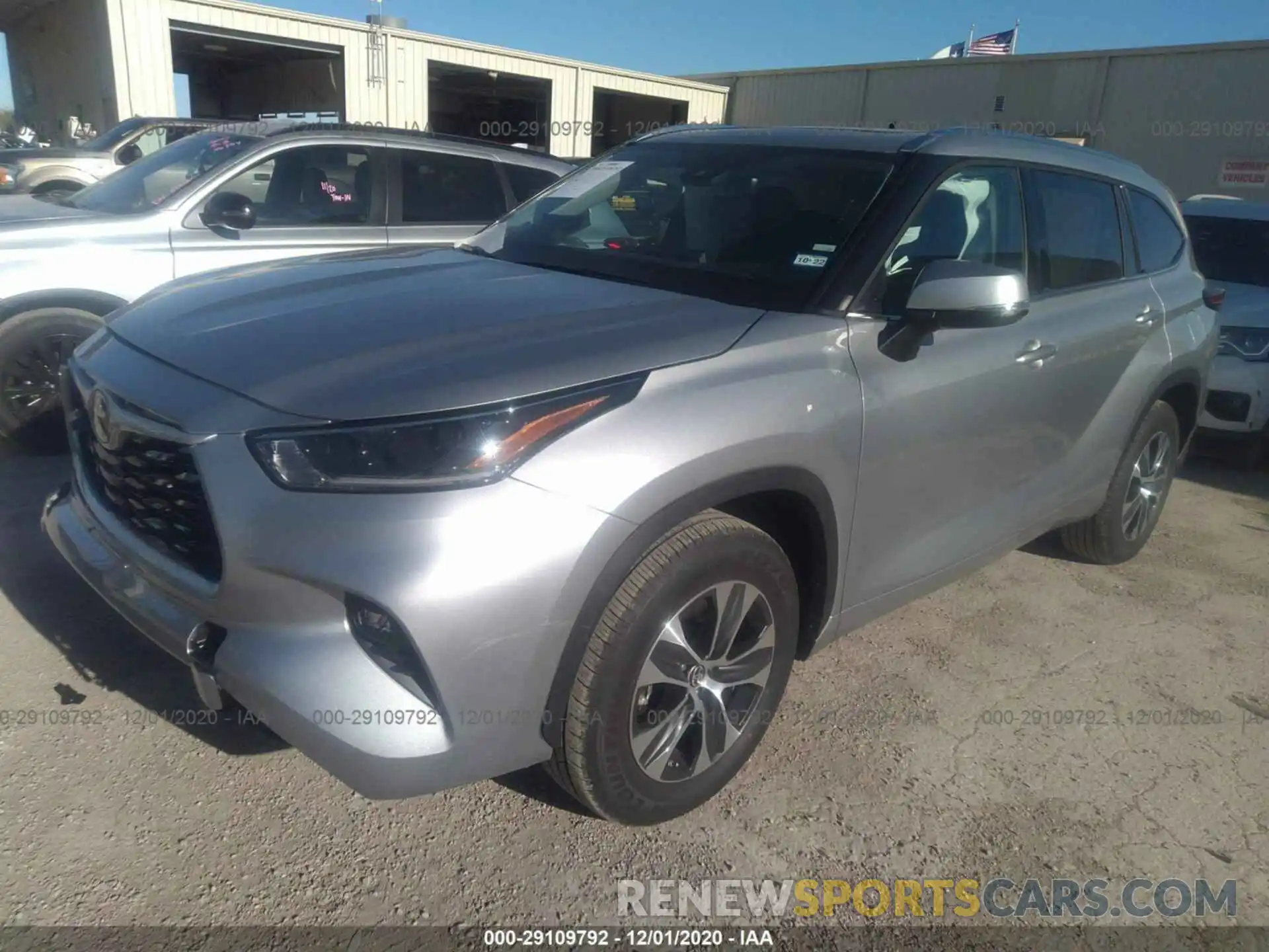 2 Photograph of a damaged car 5TDGZRAH5MS038923 TOYOTA HIGHLANDER 2021