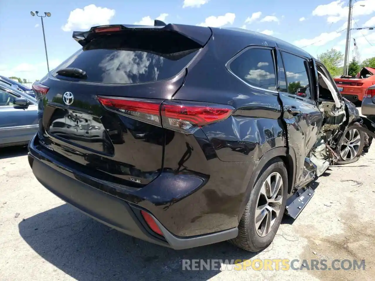 4 Photograph of a damaged car 5TDGZRAH5MS041837 TOYOTA HIGHLANDER 2021