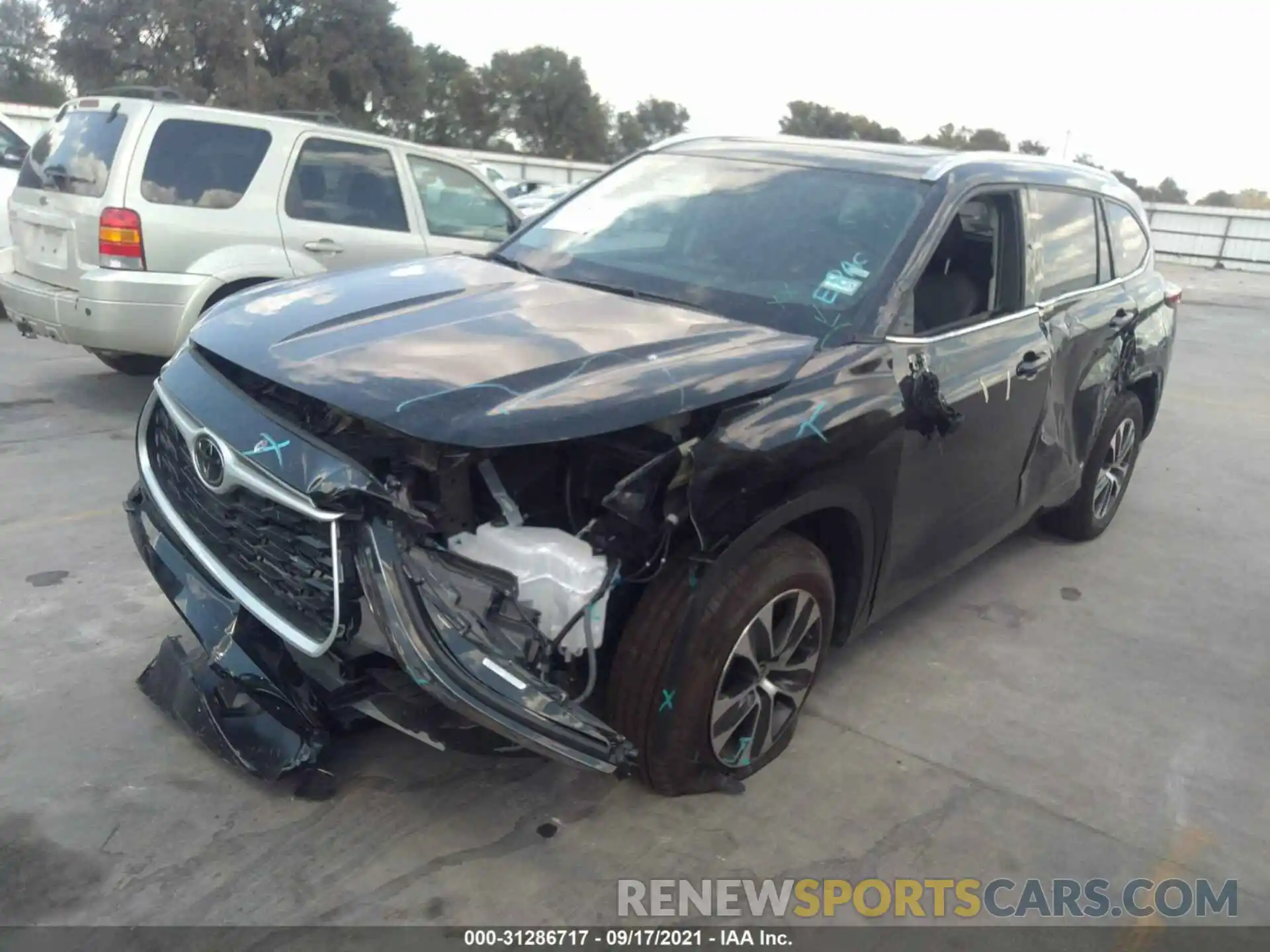 2 Photograph of a damaged car 5TDGZRAH5MS064549 TOYOTA HIGHLANDER 2021