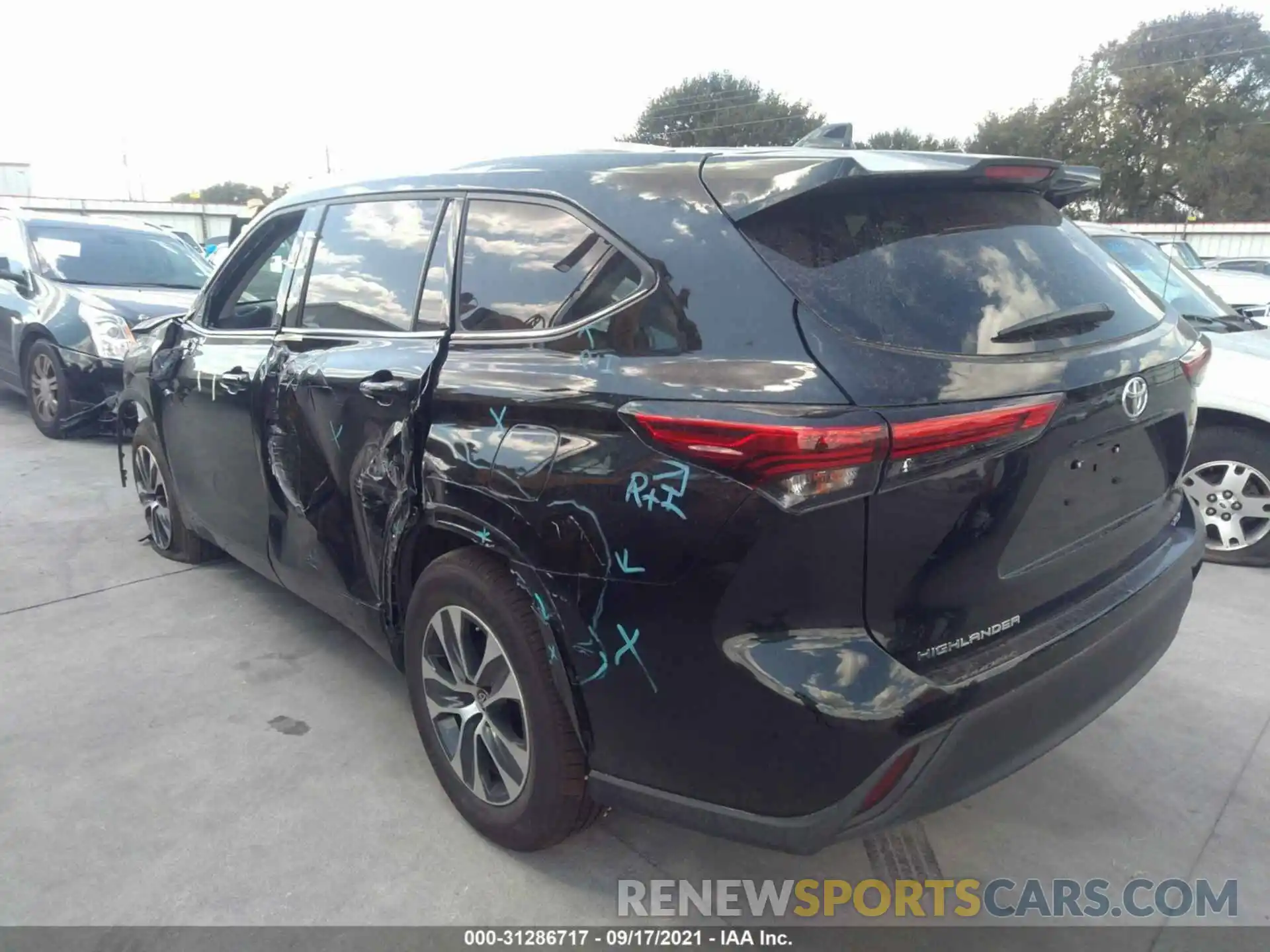 3 Photograph of a damaged car 5TDGZRAH5MS064549 TOYOTA HIGHLANDER 2021