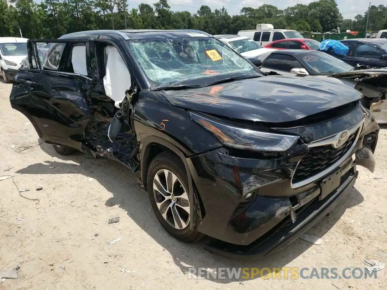 1 Photograph of a damaged car 5TDGZRAH5MS072411 TOYOTA HIGHLANDER 2021