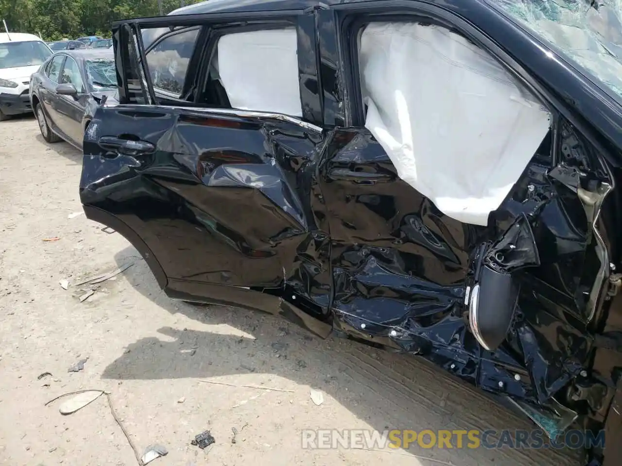 9 Photograph of a damaged car 5TDGZRAH5MS072411 TOYOTA HIGHLANDER 2021