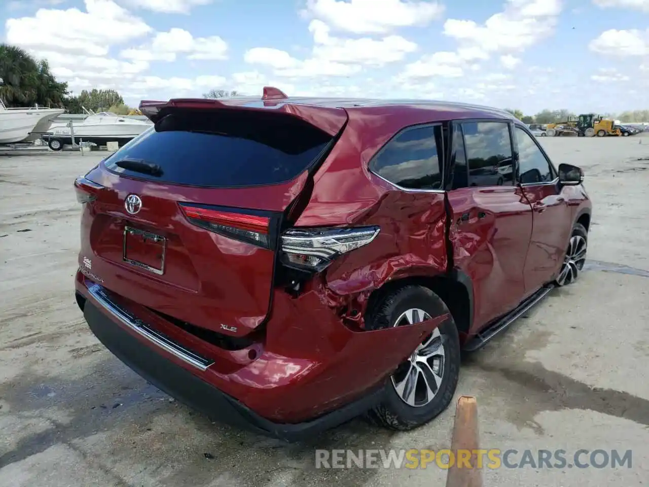 4 Photograph of a damaged car 5TDGZRAH5MS073882 TOYOTA HIGHLANDER 2021