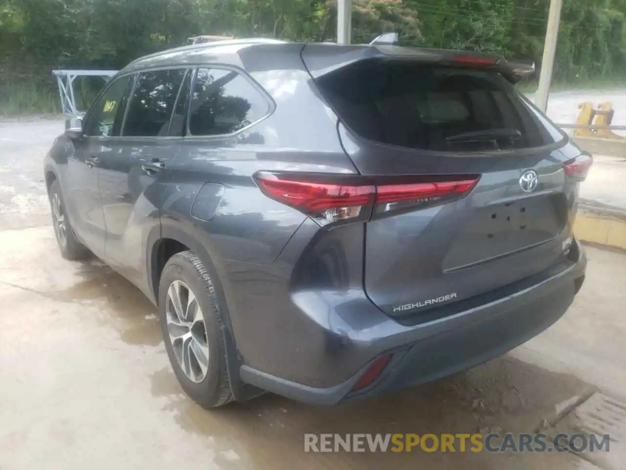 3 Photograph of a damaged car 5TDGZRAH5MS514846 TOYOTA HIGHLANDER 2021