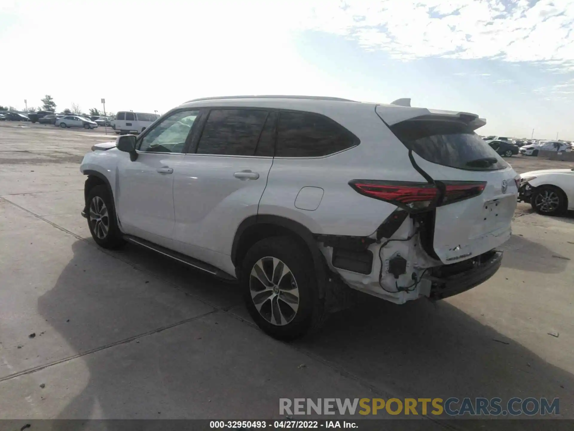 3 Photograph of a damaged car 5TDGZRAH5MS520114 TOYOTA HIGHLANDER 2021