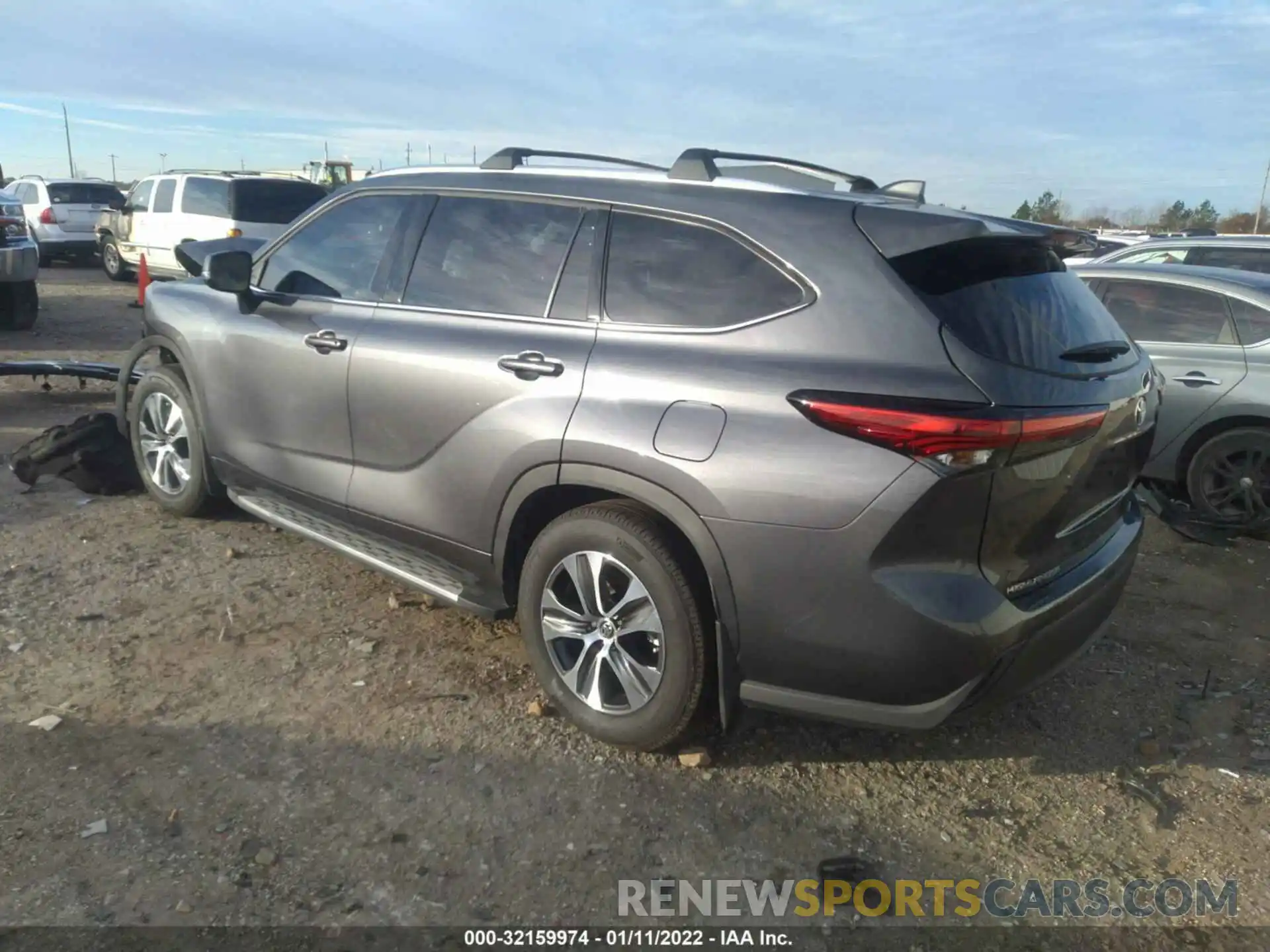 3 Photograph of a damaged car 5TDGZRAH5MS536572 TOYOTA HIGHLANDER 2021