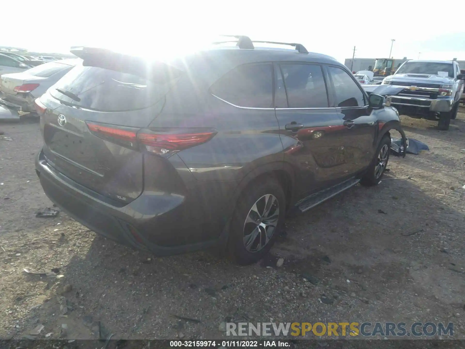 4 Photograph of a damaged car 5TDGZRAH5MS536572 TOYOTA HIGHLANDER 2021