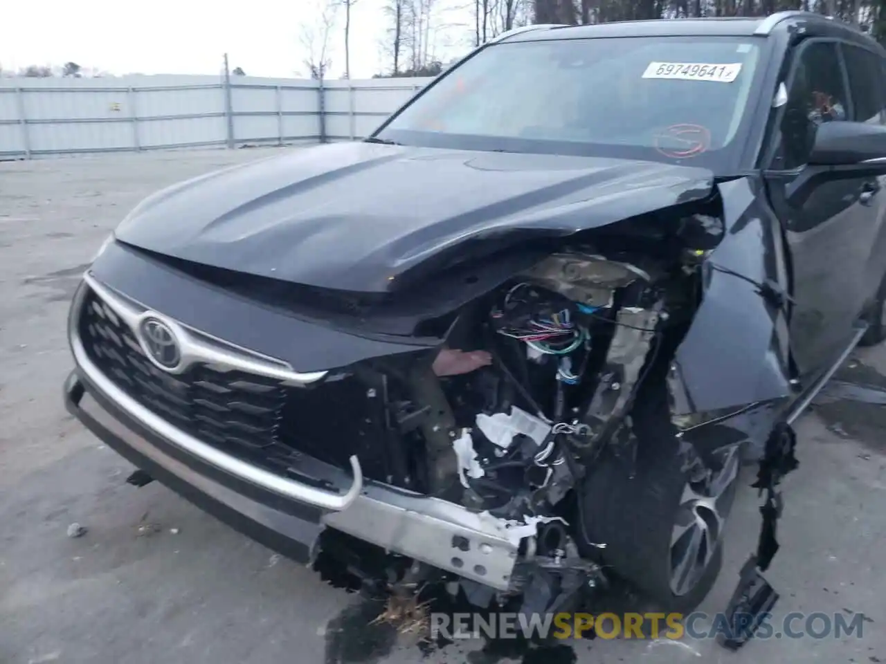 9 Photograph of a damaged car 5TDGZRAH6MS035643 TOYOTA HIGHLANDER 2021