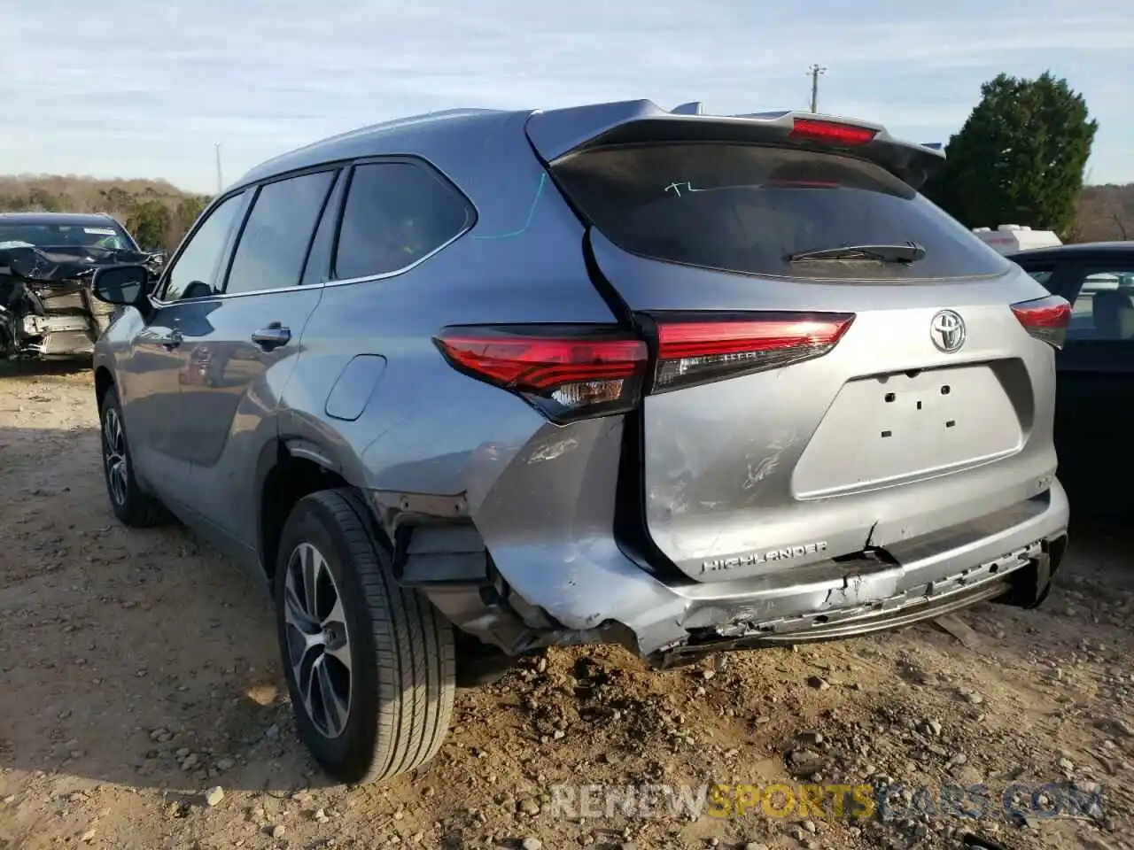 3 Photograph of a damaged car 5TDGZRAH6MS039188 TOYOTA HIGHLANDER 2021