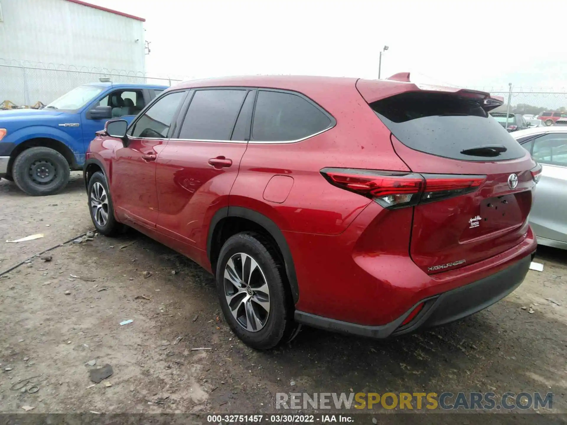 3 Photograph of a damaged car 5TDGZRAH6MS052345 TOYOTA HIGHLANDER 2021