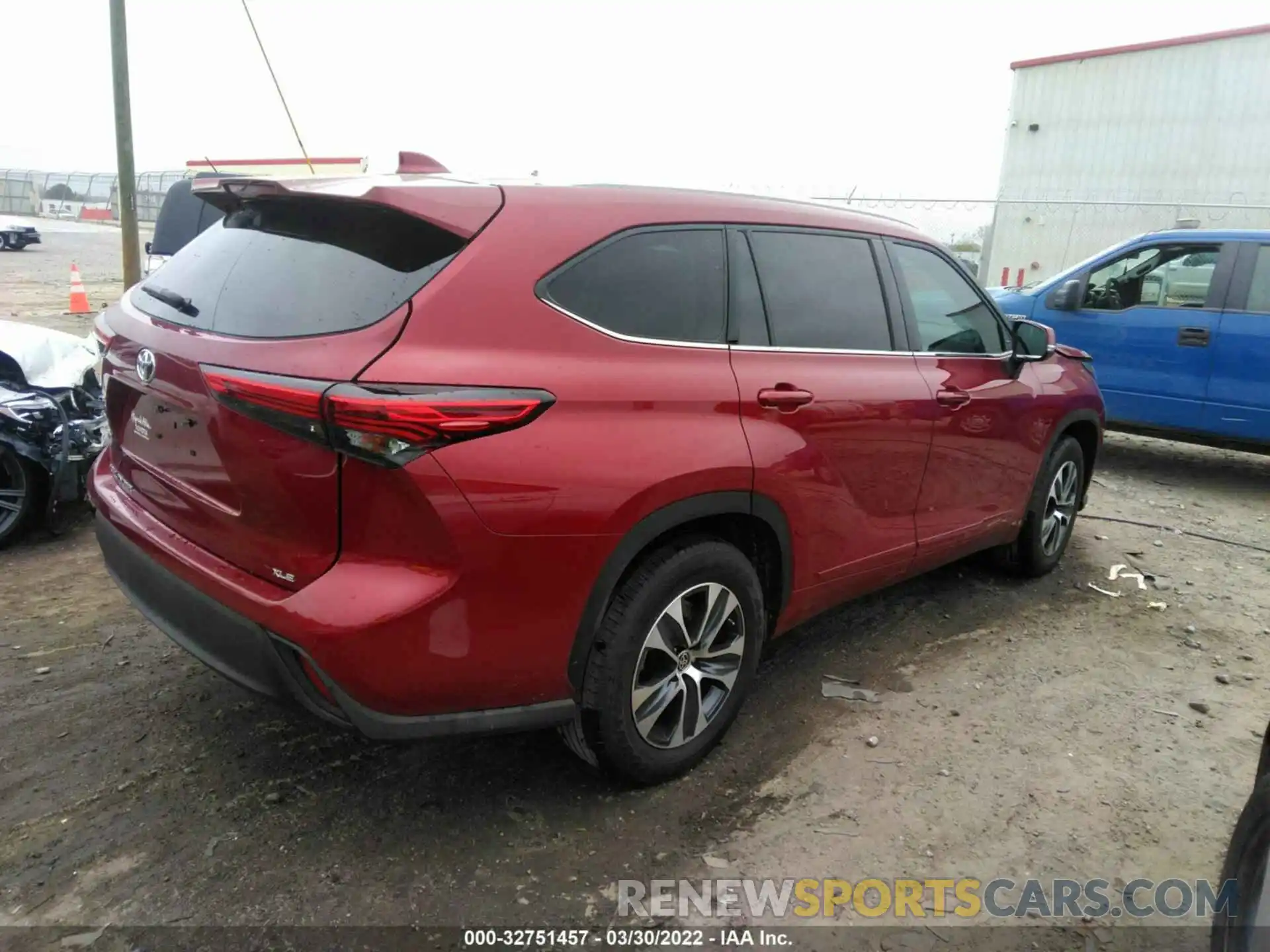 4 Photograph of a damaged car 5TDGZRAH6MS052345 TOYOTA HIGHLANDER 2021