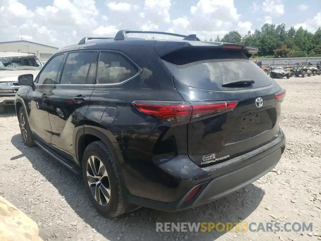 3 Photograph of a damaged car 5TDGZRAH6MS064544 TOYOTA HIGHLANDER 2021