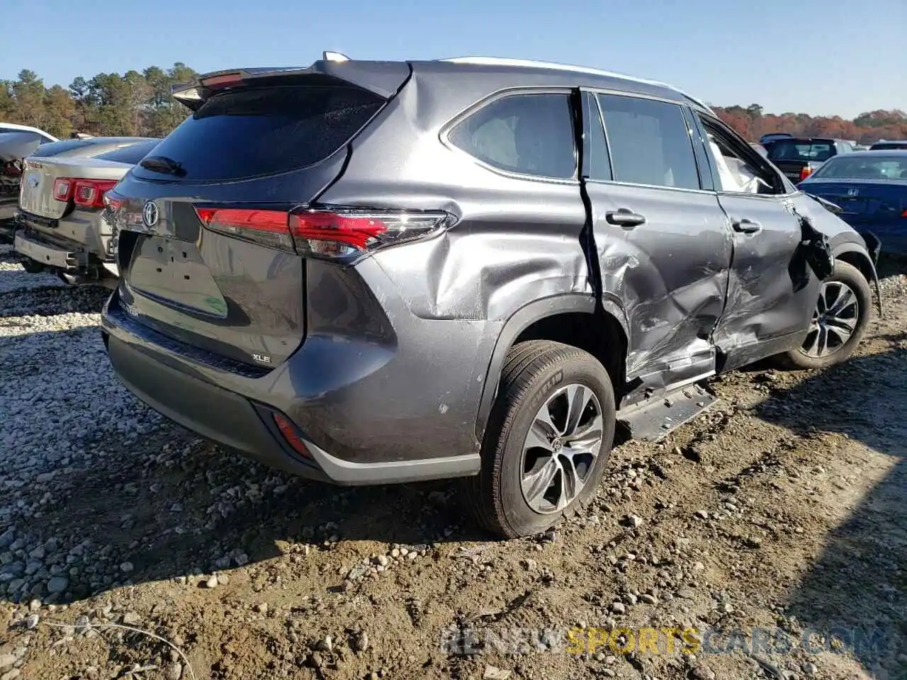 4 Photograph of a damaged car 5TDGZRAH6MS080811 TOYOTA HIGHLANDER 2021