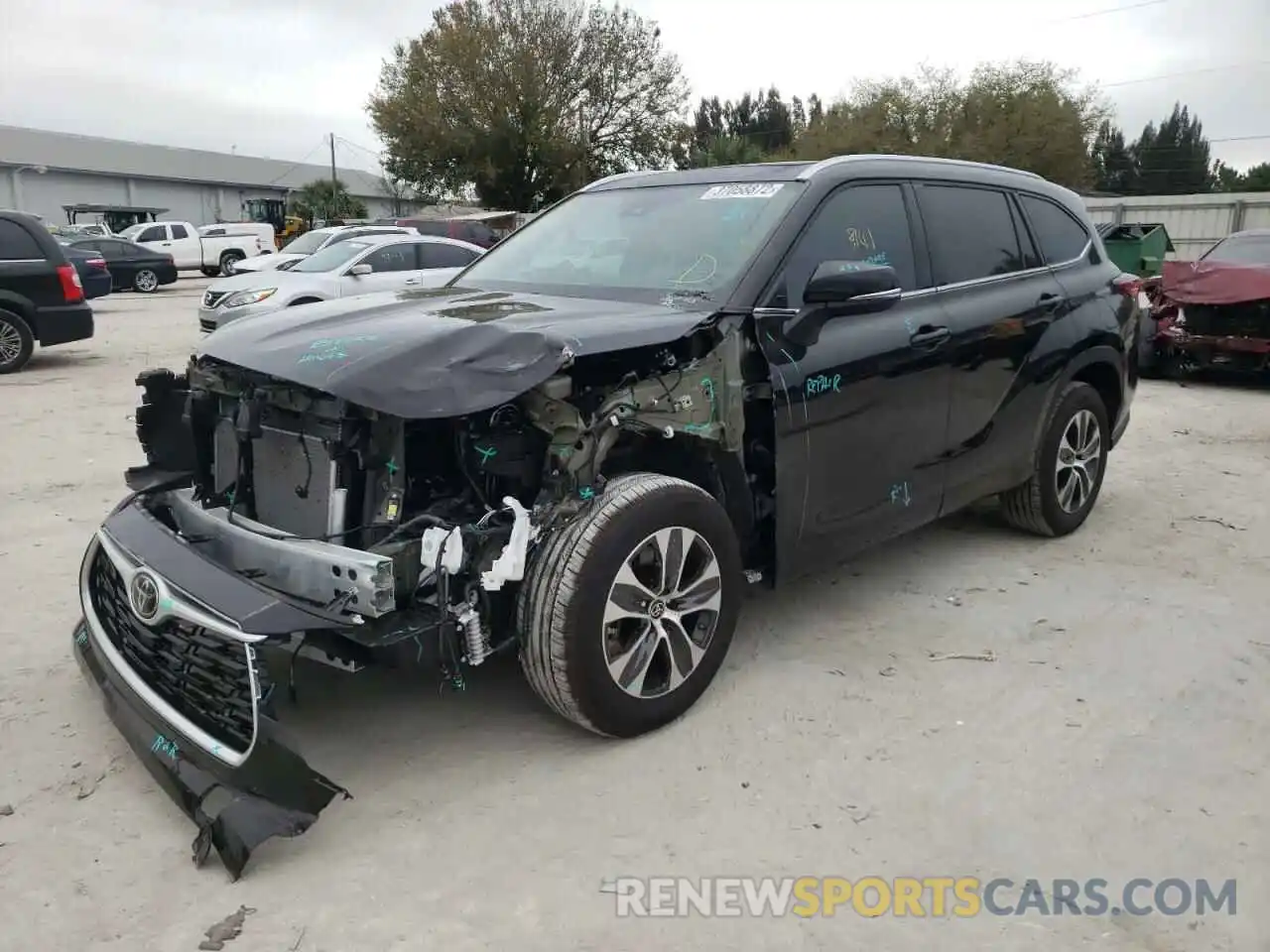 2 Photograph of a damaged car 5TDGZRAH6MS086074 TOYOTA HIGHLANDER 2021