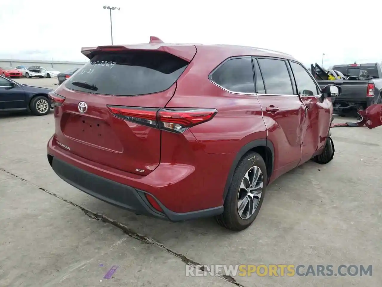 4 Photograph of a damaged car 5TDGZRAH6MS524317 TOYOTA HIGHLANDER 2021