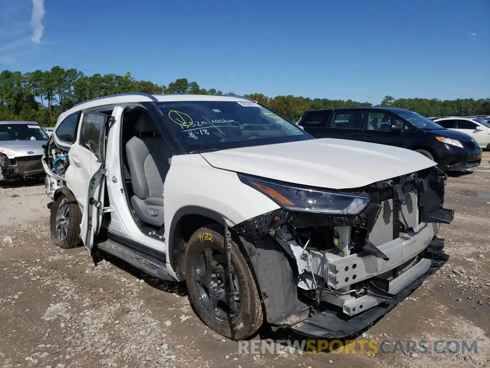 1 Photograph of a damaged car 5TDGZRAH6MS530523 TOYOTA HIGHLANDER 2021