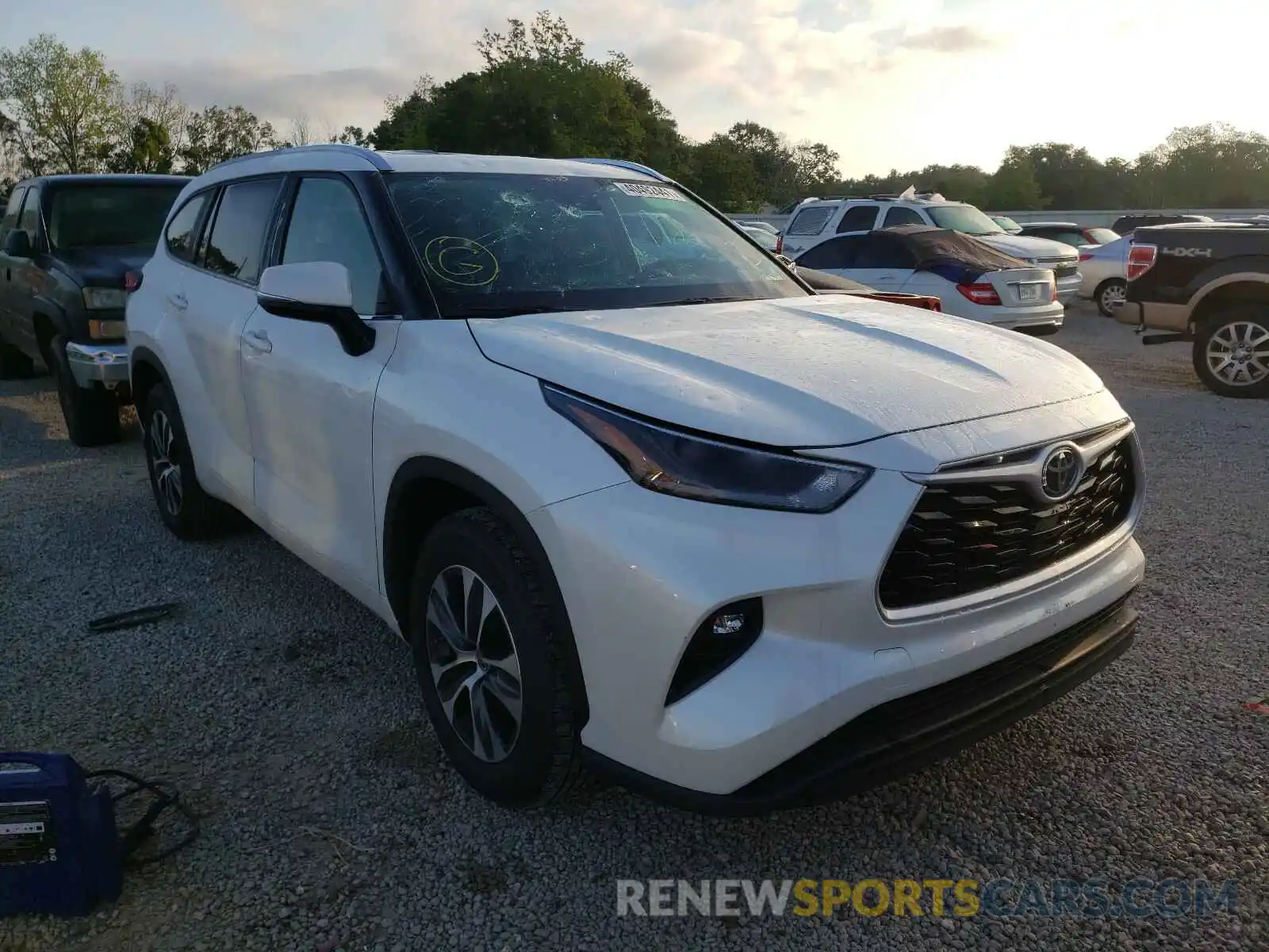 1 Photograph of a damaged car 5TDGZRAH7MS033674 TOYOTA HIGHLANDER 2021