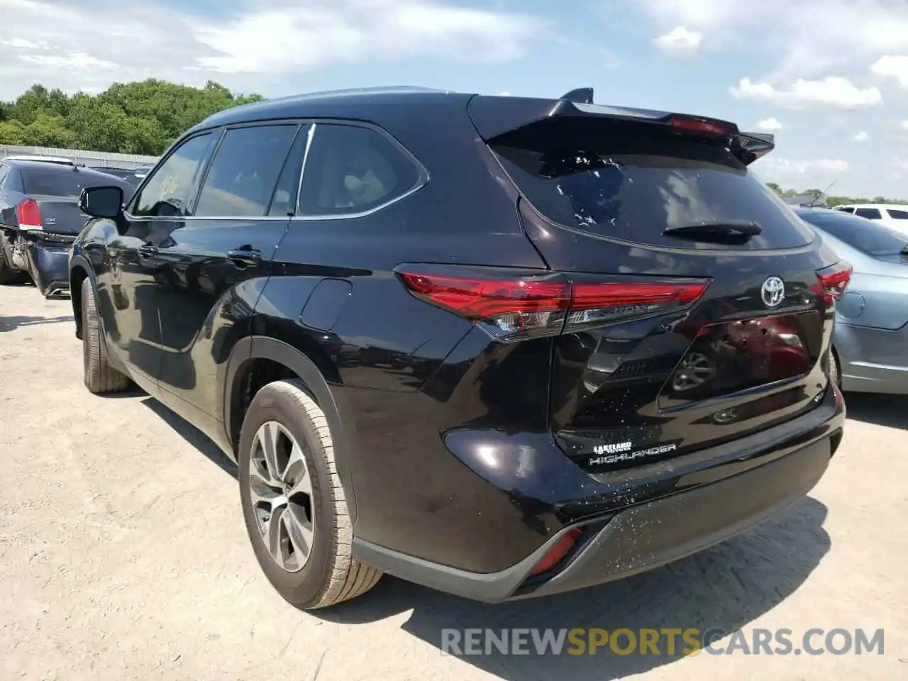 3 Photograph of a damaged car 5TDGZRAH7MS043248 TOYOTA HIGHLANDER 2021