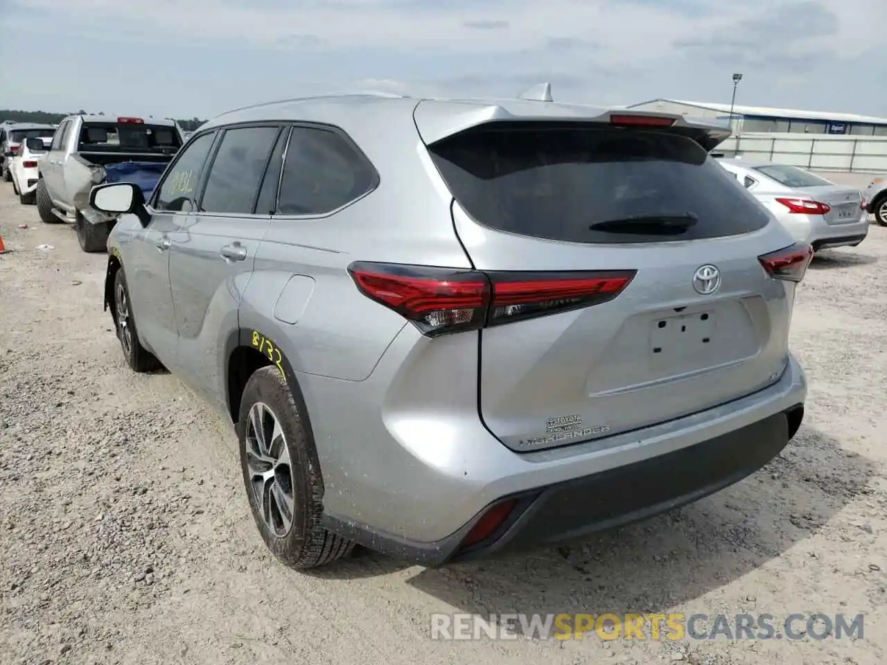 3 Photograph of a damaged car 5TDGZRAH7MS059661 TOYOTA HIGHLANDER 2021