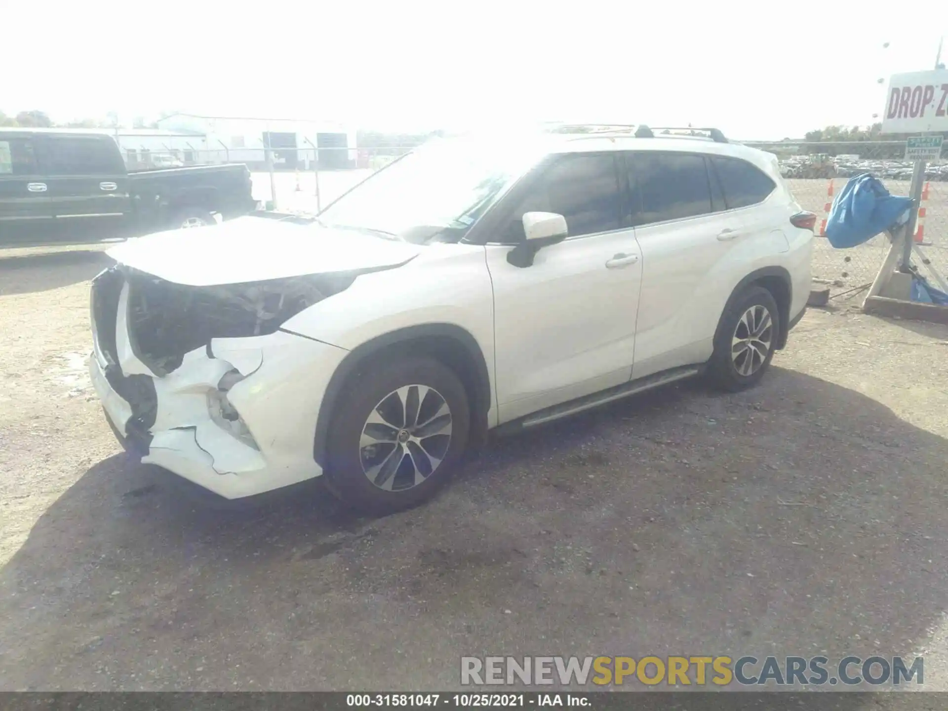 2 Photograph of a damaged car 5TDGZRAH7MS072166 TOYOTA HIGHLANDER 2021