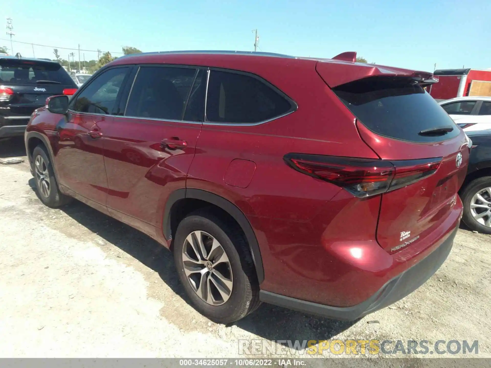 3 Photograph of a damaged car 5TDGZRAH7MS077836 TOYOTA HIGHLANDER 2021