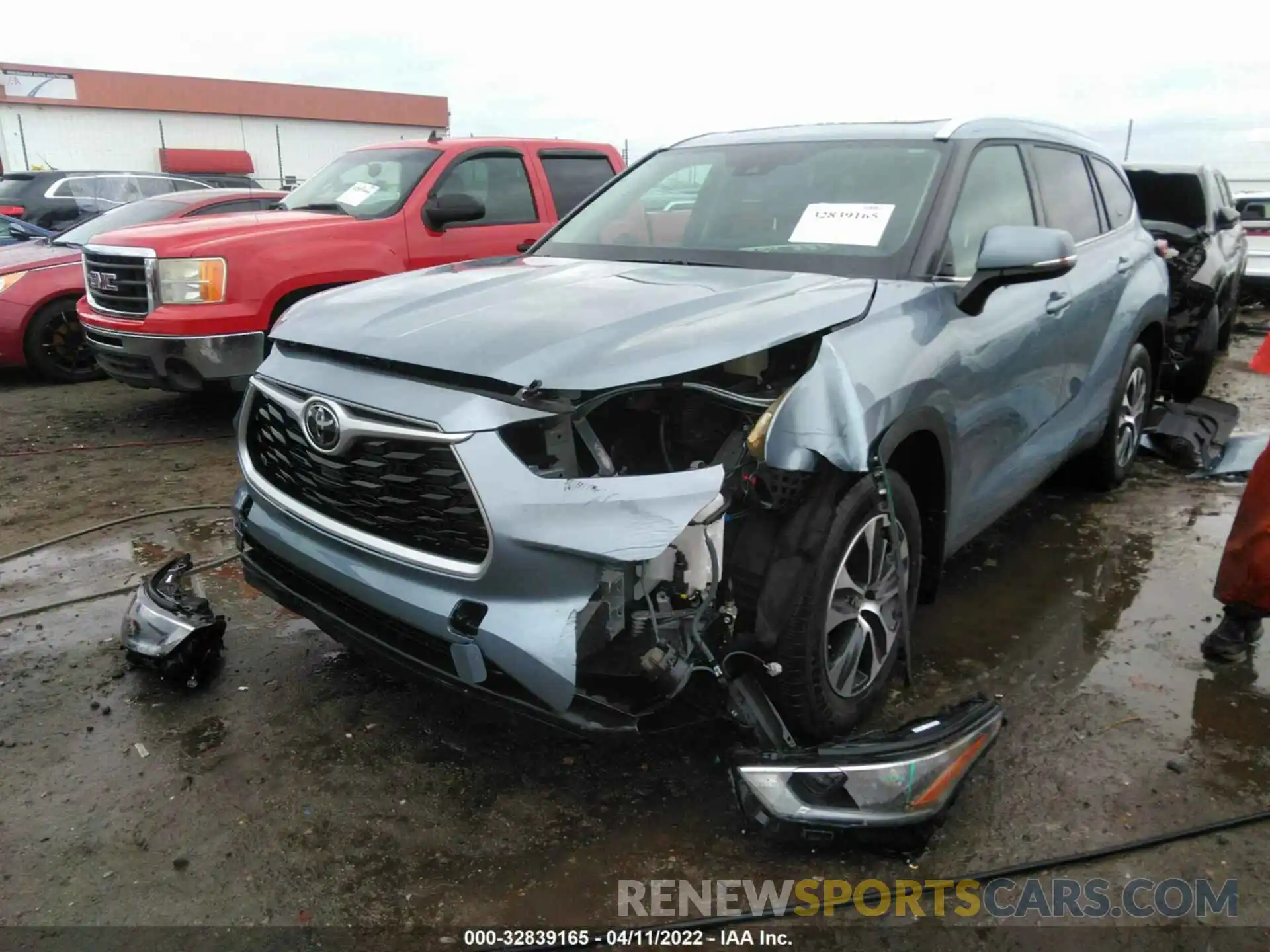 2 Photograph of a damaged car 5TDGZRAH7MS087153 TOYOTA HIGHLANDER 2021