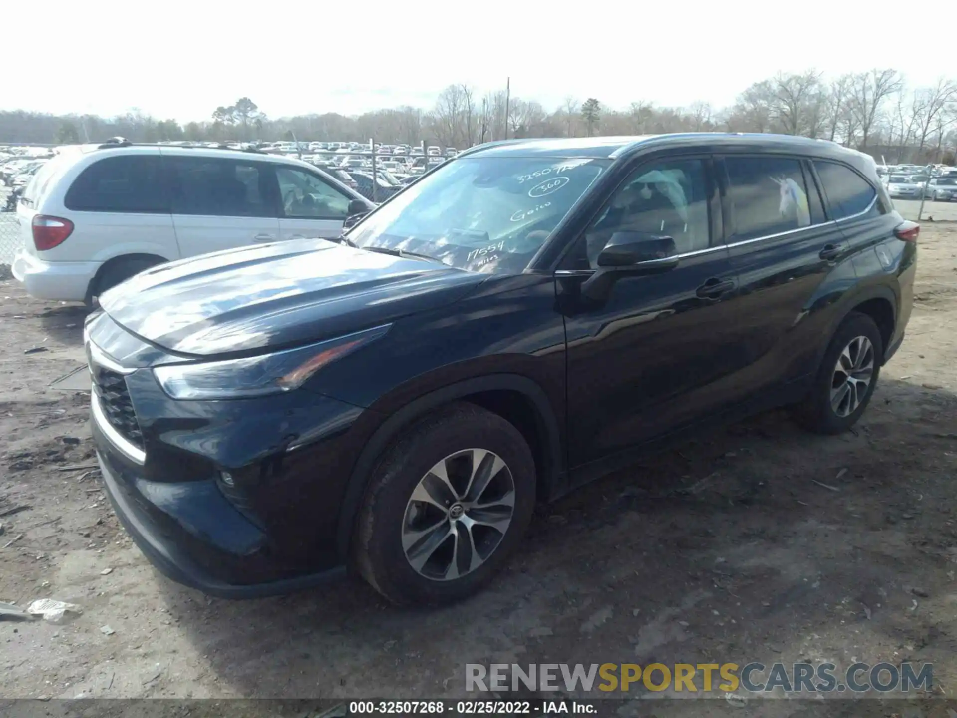 2 Photograph of a damaged car 5TDGZRAH7MS519658 TOYOTA HIGHLANDER 2021