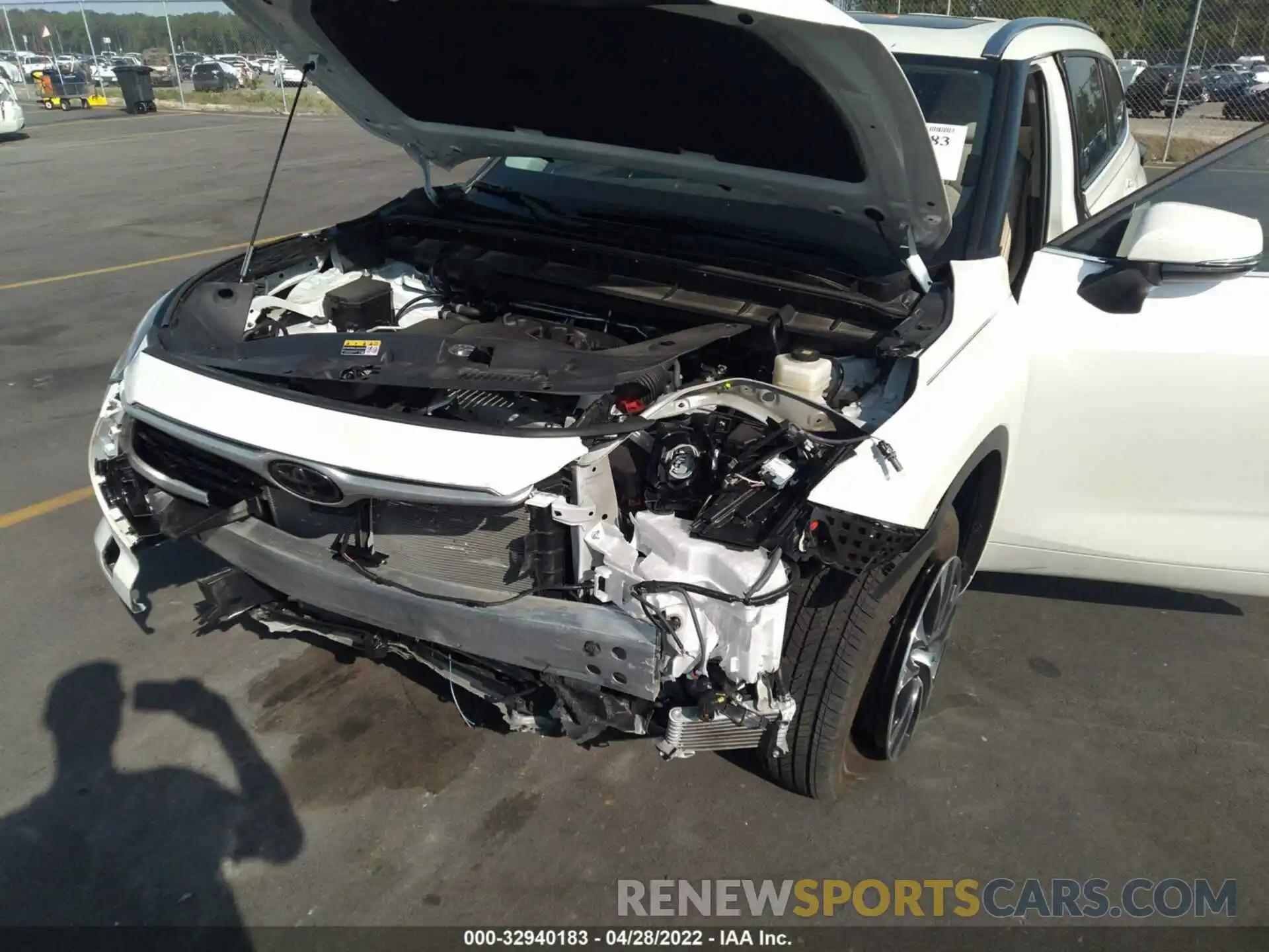 6 Photograph of a damaged car 5TDGZRAH7MS530644 TOYOTA HIGHLANDER 2021