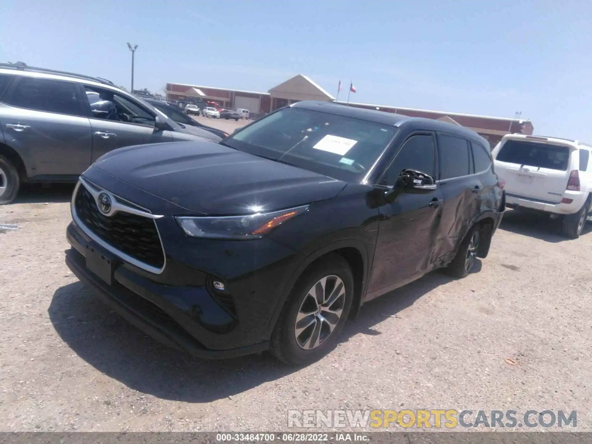 2 Photograph of a damaged car 5TDGZRAH8MS035904 TOYOTA HIGHLANDER 2021