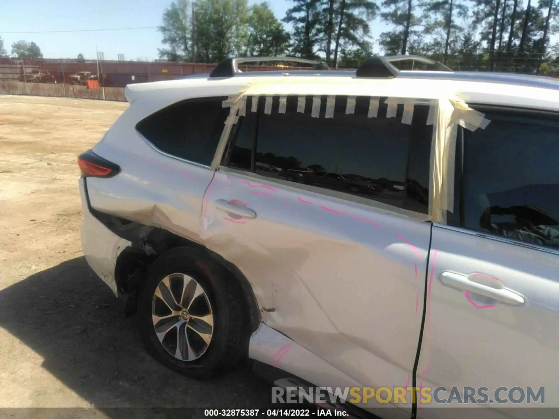 6 Photograph of a damaged car 5TDGZRAH8MS073679 TOYOTA HIGHLANDER 2021