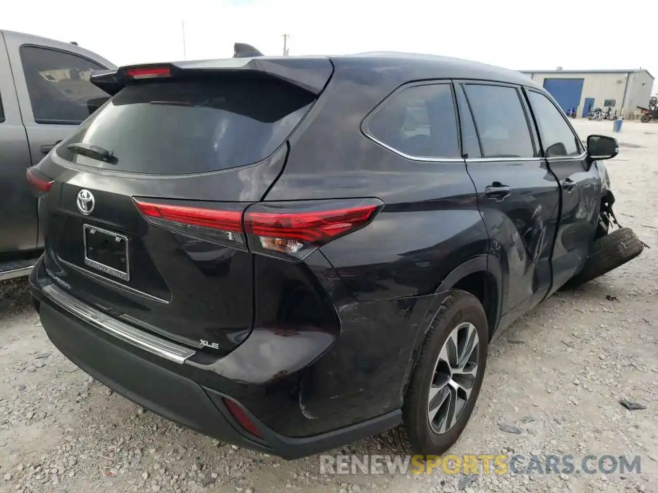 4 Photograph of a damaged car 5TDGZRAH8MS082205 TOYOTA HIGHLANDER 2021